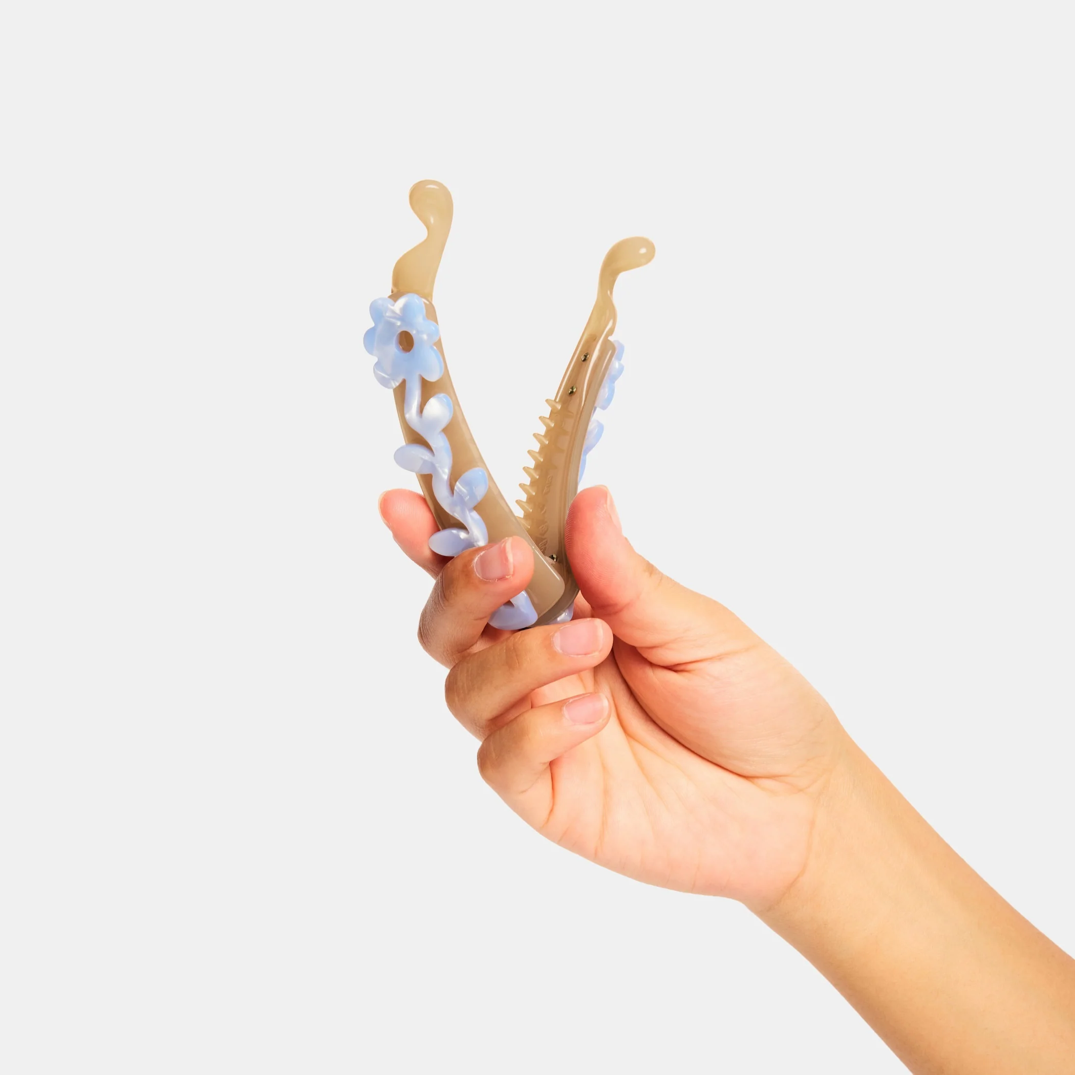 Banana Clip in Blue Crush - Image 3