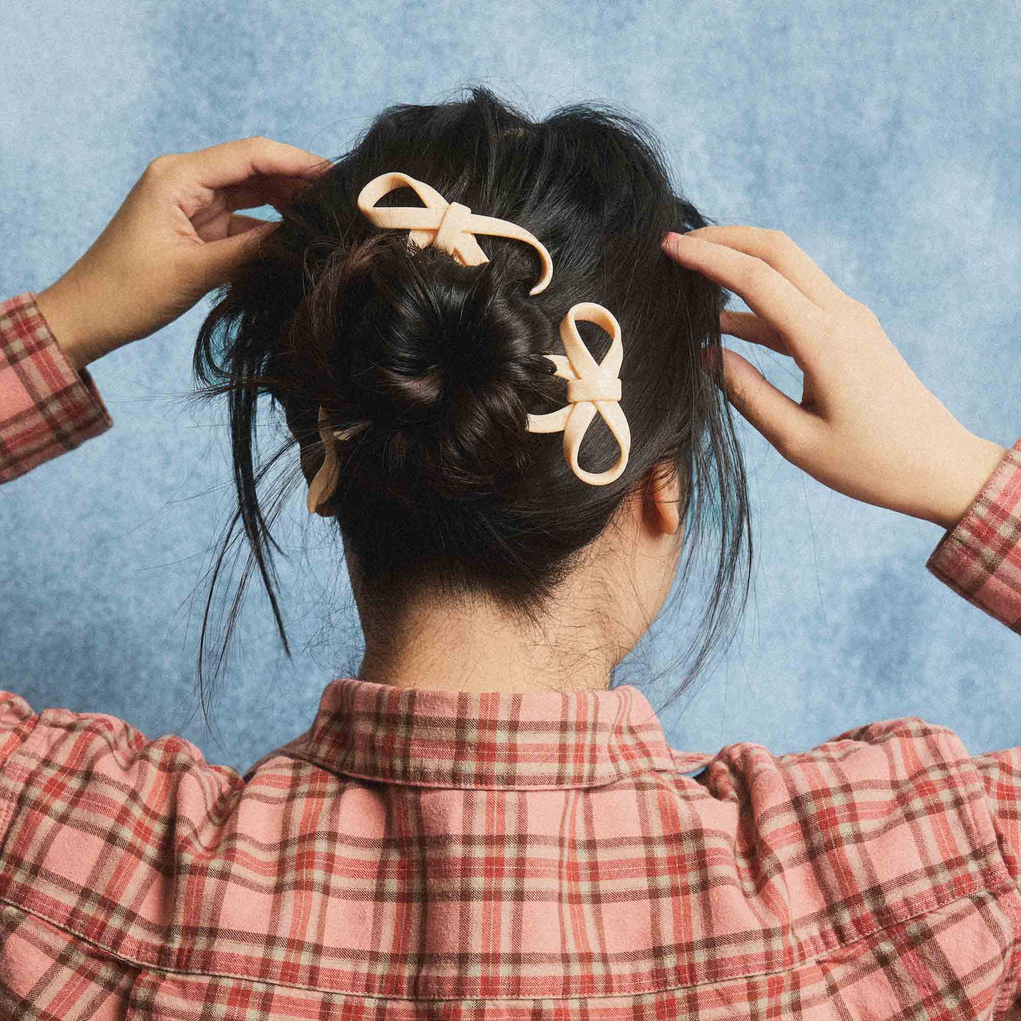 Bow Hairpin in Large Cream - Image 3