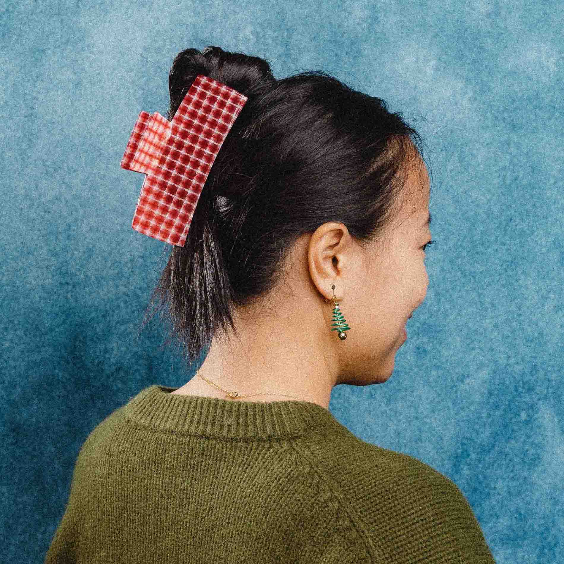 Jumbo Box Claw in Red Plaid - Image 3