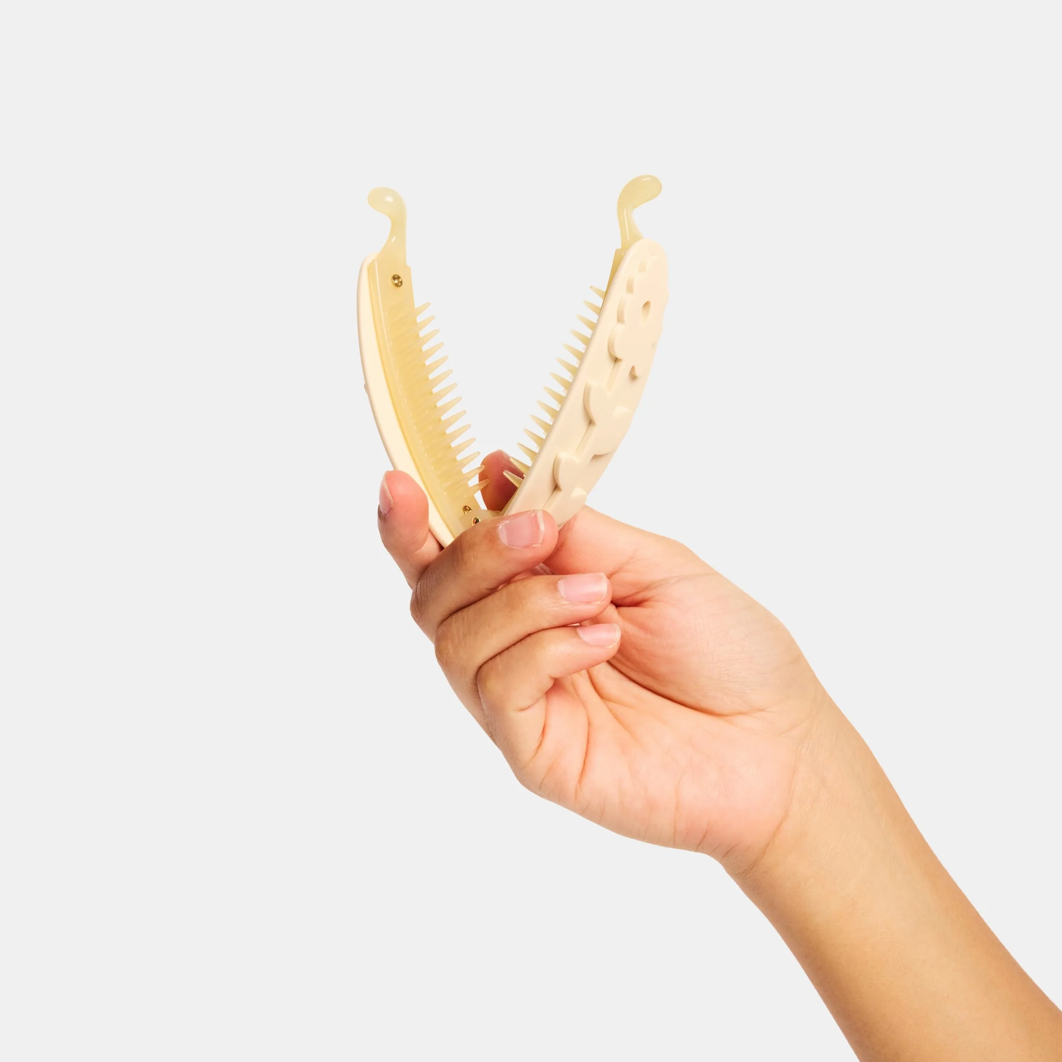 Piranha Clip in Vanilla Bean - Image 4