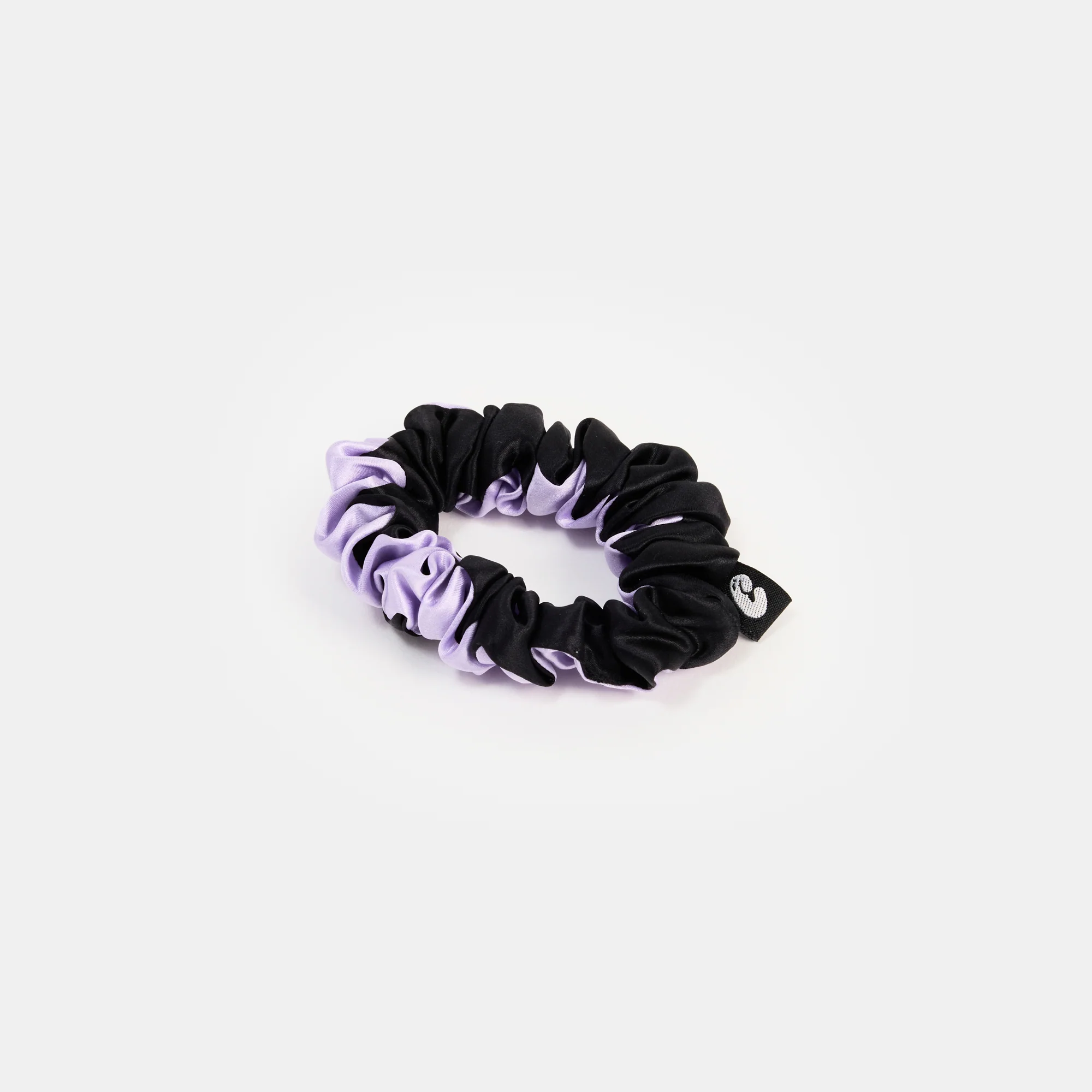Silk Scrunchies in Medium Jester - Image 9