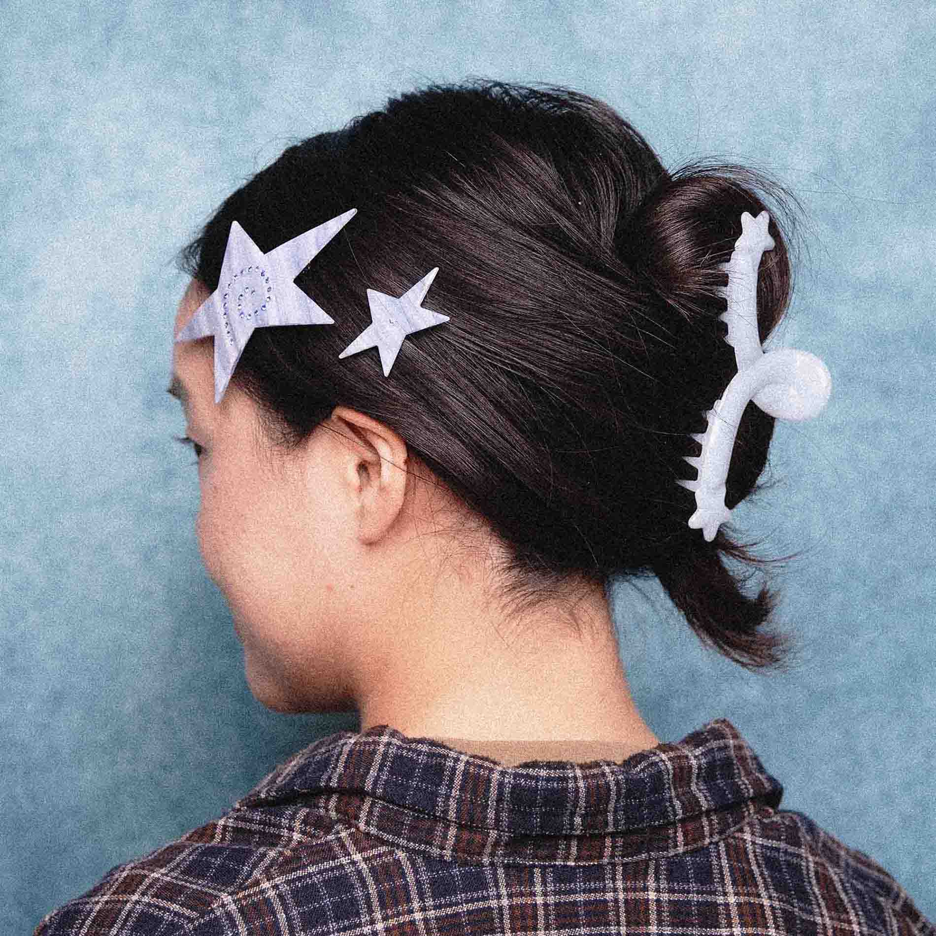 Single Star Loop Claw in Baby Blue - Image 3